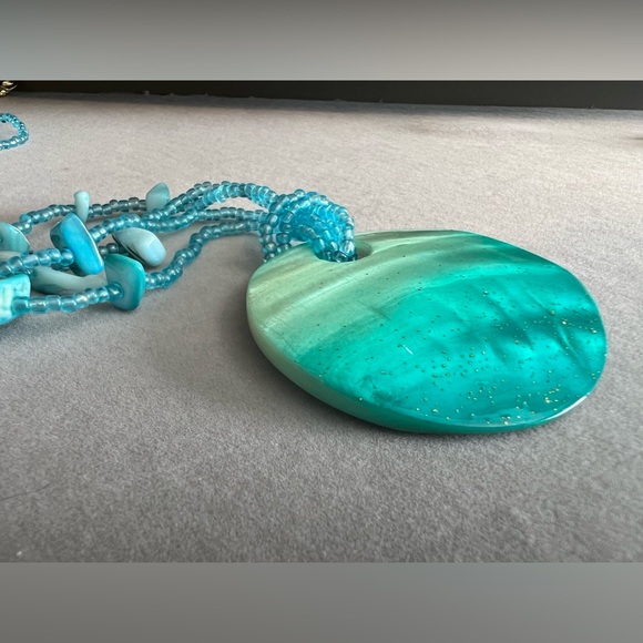 Abalone shell turquoise beadwork necklace - Picture 9 of 10